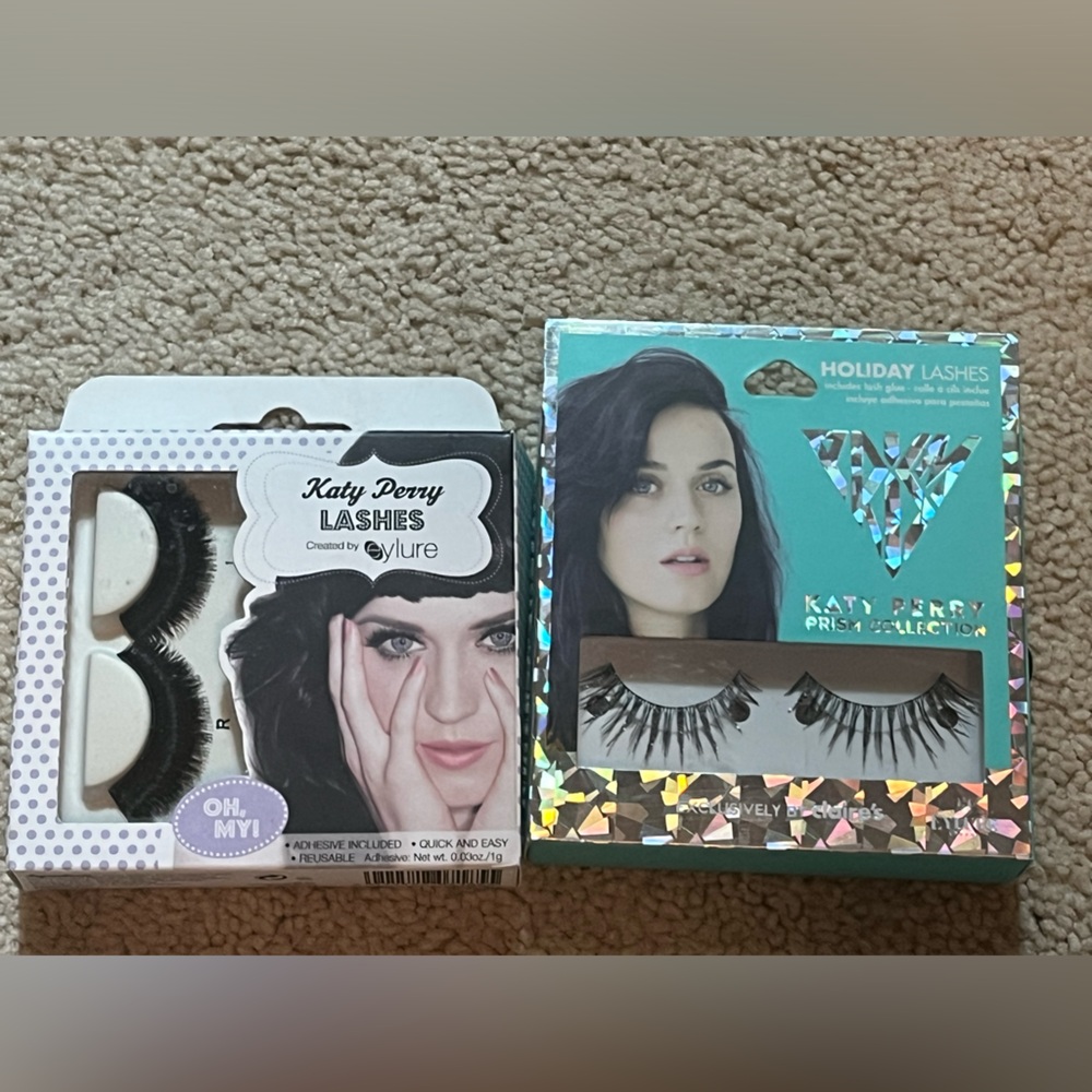 Katy Perry false lashes